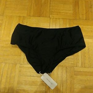 Gabrielle-Aug swim bottoms size 10 Black